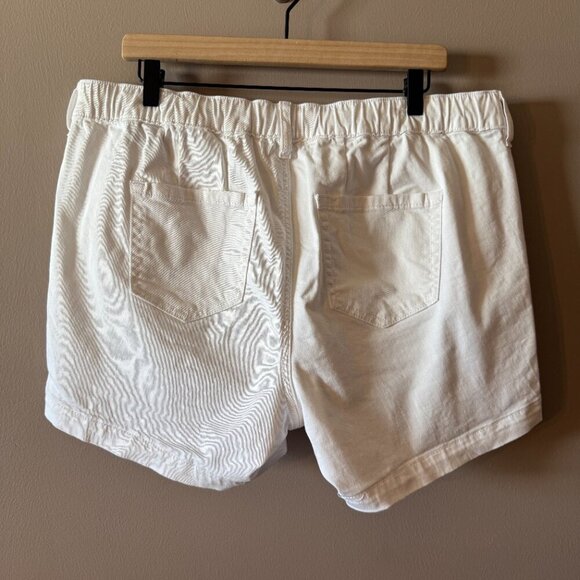 Women's 0 Torrid Drawstring Pull on White Shorts Elastic Waist - Picture 3 of 6
